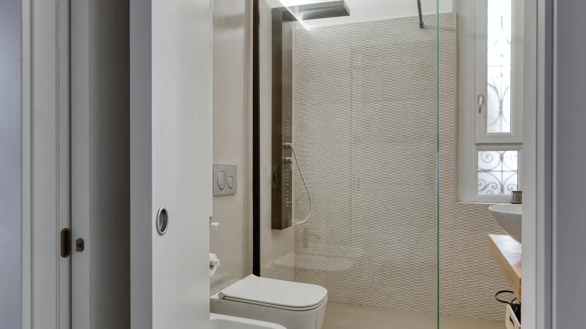 Ideal Rent - Farini 74 Mediolan Włochy