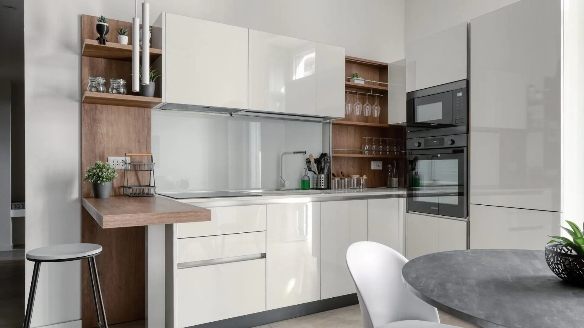 Ideal Rent - Farini 74 Milan 0*,  Italy